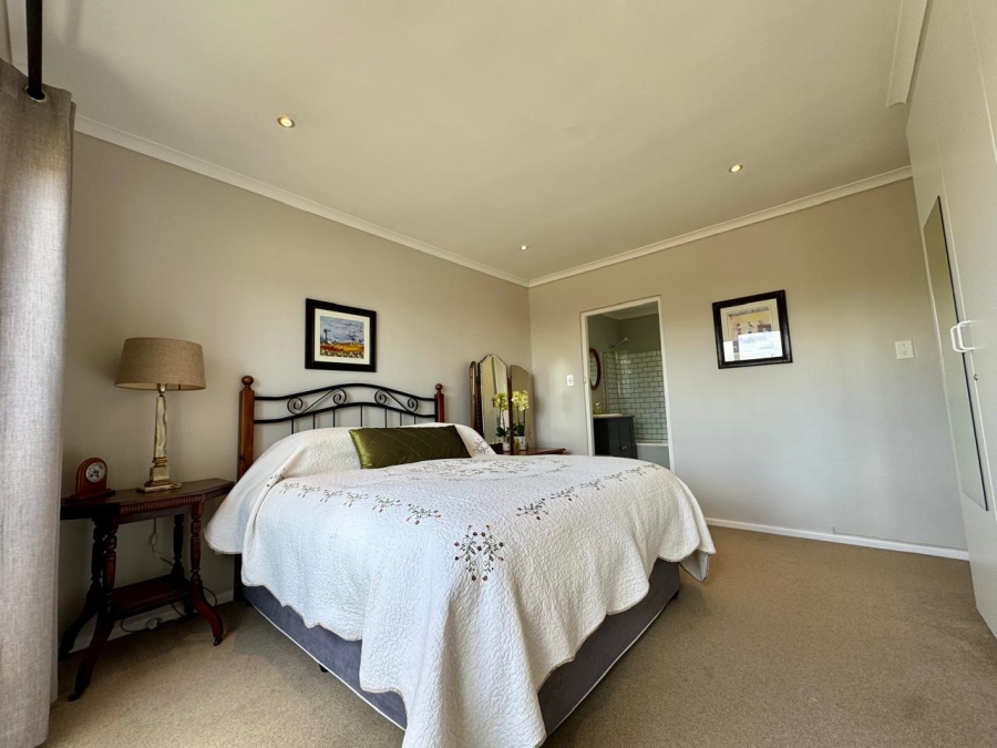 4 Bedroom Property for Sale in Kommetjie Western Cape